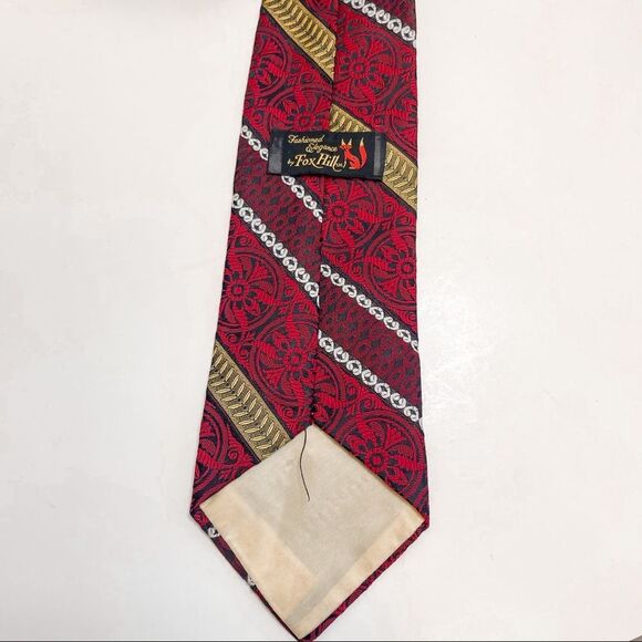Fox Hill Red and Gold Men’s Neck Tie - Picture 4 of 5